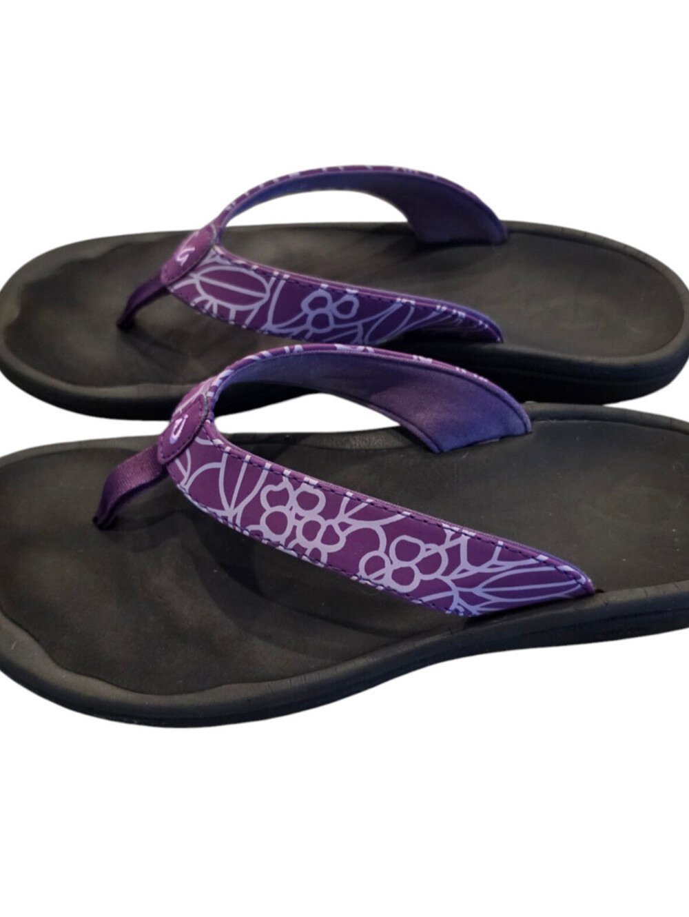 OluKai Women's Sz 9 Ohana flip-flops Sandals black and purple floral print